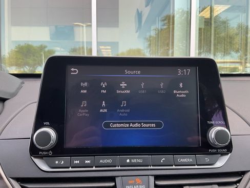 Used 2025 Nissan Altima 2.5 SV FWD image 22