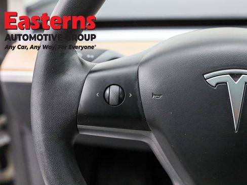 Used 2023 Tesla Model 3 Standard Range image 15