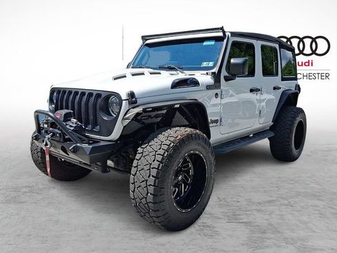 Used 2023 Jeep Wrangler Unlimited Rubicon w/ LED Lighting Group AWD/4WD image 3