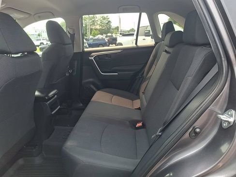Used 2021 Toyota RAV4 LE AWD/4WD image 10