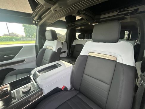 Used 2025 GMC Hummer EV 3X AWD/4WD image 9