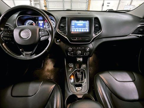 Used 2020 Jeep Cherokee Latitude Plus image 15