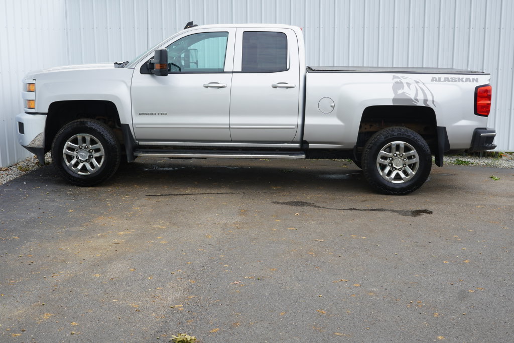 Used 2019 Chevrolet Silverado 2500 LT AWD/4WD image 3