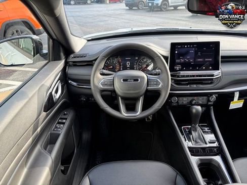 New 2026 Jeep Compass Latitude AWD/4WD image 13
