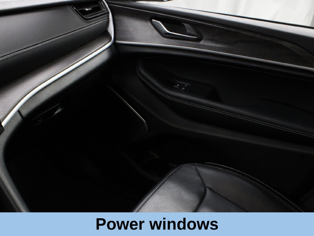 Used 2026 Jeep Grand Cherokee Limited AWD/4WD image 34