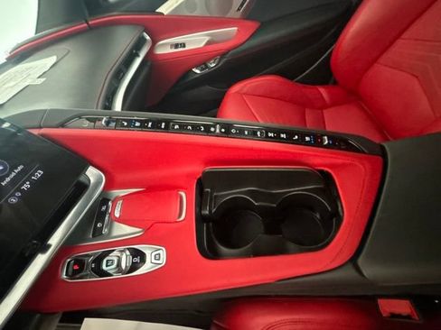 Used 2021 Chevrolet Corvette Stingray Preferred Cpe w/ Engine Appearance Package RWD image 6