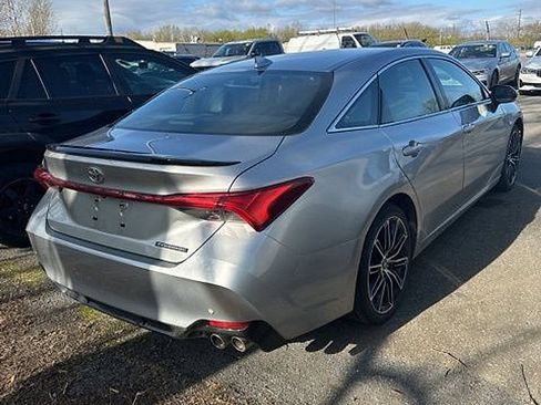 Used 2019 Toyota Avalon Touring w/ Advanced Safety Package image 3