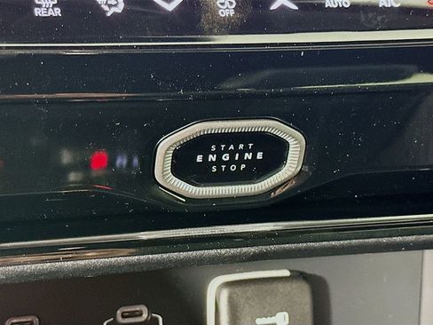 New 2026 Jeep Grand Cherokee Altitude AWD/4WD image 20