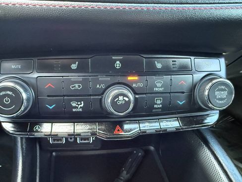 Used 2025 Dodge Durango GT w/ Blacktop Package AWD/4WD image 42