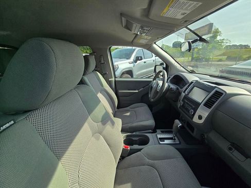 Used 2019 Nissan Frontier SV AWD/4WD image 5