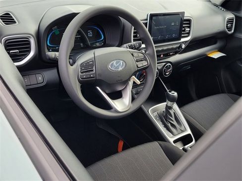 New 2026 Hyundai Venue SE image 3