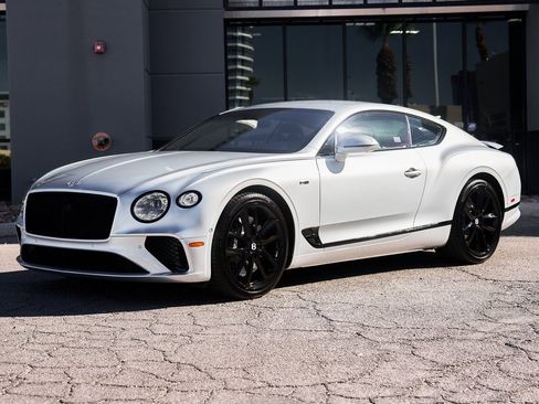 Used 2024 Bentley Continental GT image 6
