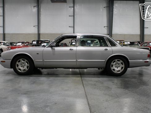 Used 2002 Jaguar XJ8 L RWD image 21