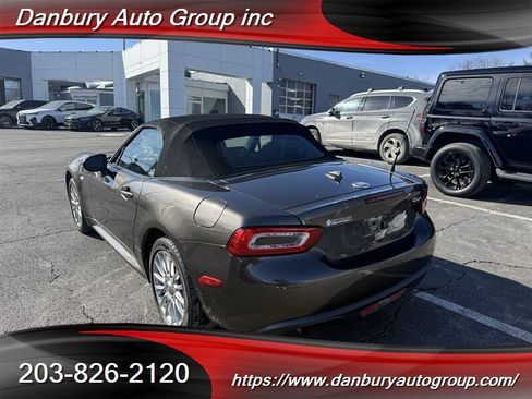 Used 2018 FIAT 124 Spider Classica w/ Technology & Siriusxm Group RWD image 4