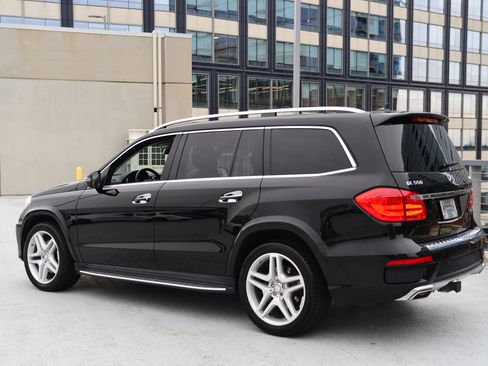 Used 2015 Mercedes-Benz GL 550 4MATIC image 3