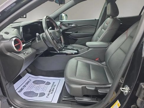 Used 2024 Chevrolet Trax RS FWD image 9