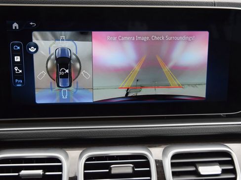 Used 2025 Mercedes-Benz GLS 450 4MATIC image 34