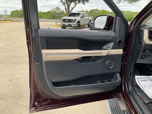 Certified 2024 Ford Expedition Limited w/ Excursion Package AWD/4WD image 7