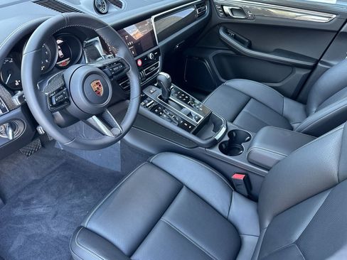 New 2026 Porsche Macan GTS image 4