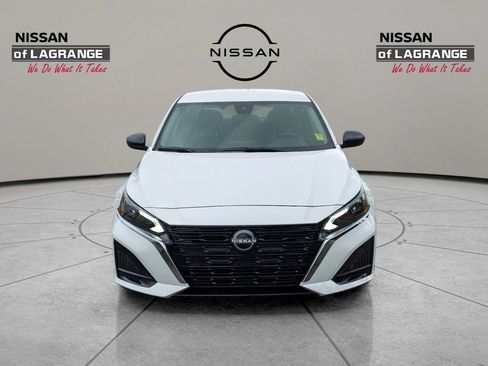 Used 2025 Nissan Altima 2.5 S FWD image 2