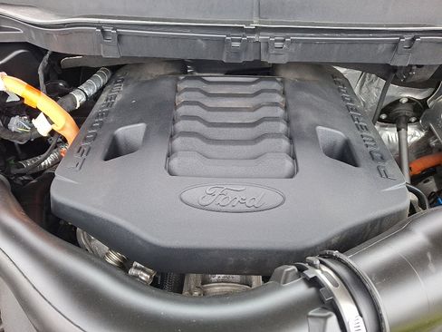 Certified 2023 Ford F150 XLT w/ Equipment Group 302A High image 27