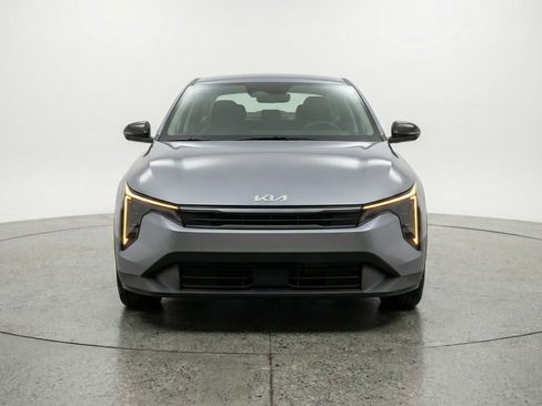 Used 2025 Kia K4 LXS image 2