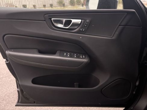 Used 2025 Volvo XC60 B5 Plus image 35