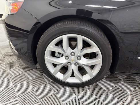 Used 2018 Chevrolet Impala Premier FWD image 12