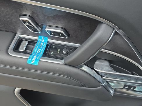New 2025 Land Rover Range Rover SE AWD/4WD image 30