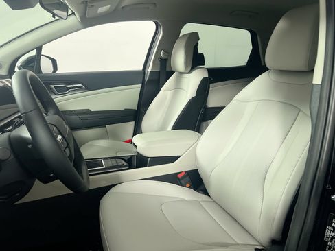 New 2026 Kia Sportage EX FWD image 14