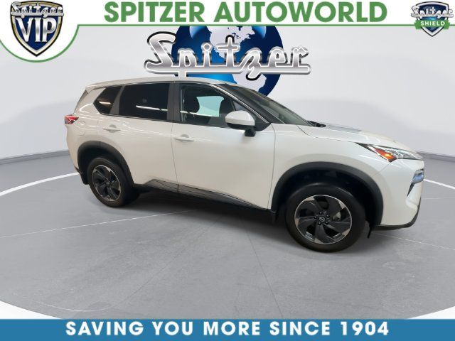 Used 2026 Nissan Rogue SV AWD/4WD image 2