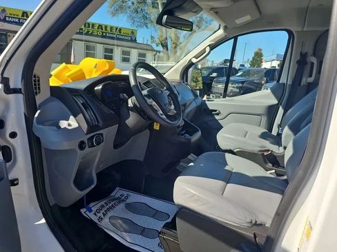 Used 2017 Ford Transit 350 XL image 9