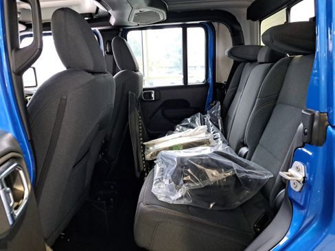 New 2026 Jeep Gladiator Sport image 6