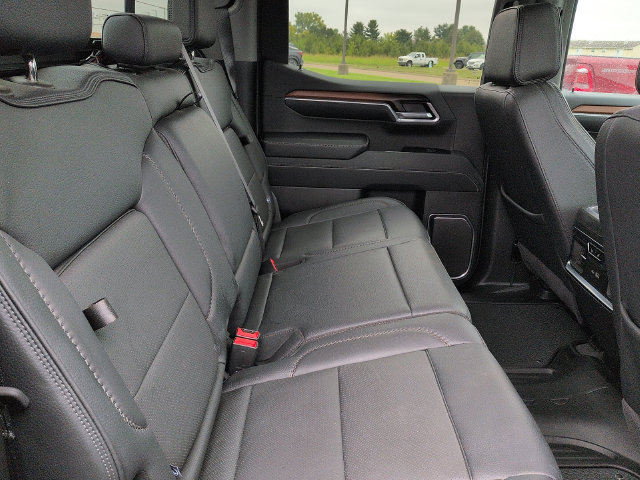 Used 2025 GMC Sierra 1500 Denali w/ Technology Package AWD/4WD image 11