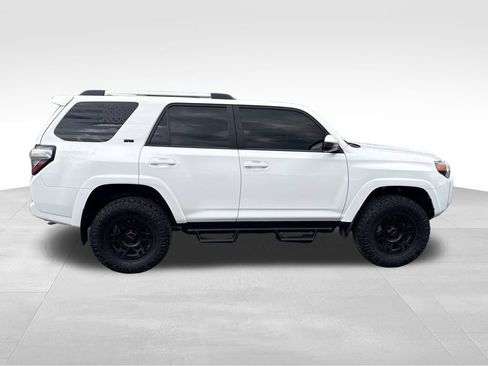 Used 2021 Toyota 4Runner SR5 AWD/4WD image 7
