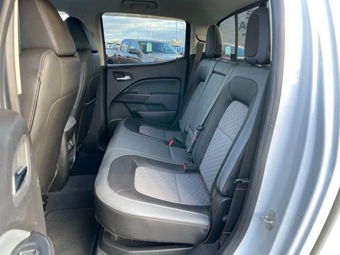 Used 2019 Chevrolet Colorado Z71 AWD/4WD image 8