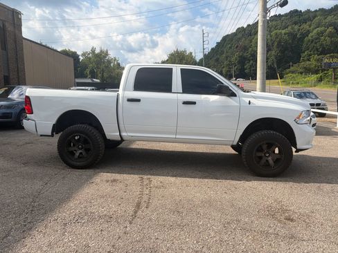 Used 2016 RAM 1500 Express AWD/4WD image 4