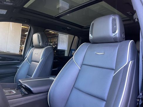 Used 2023 Cadillac Escalade ESV Sport w/ Touring Package AWD/4WD image 8