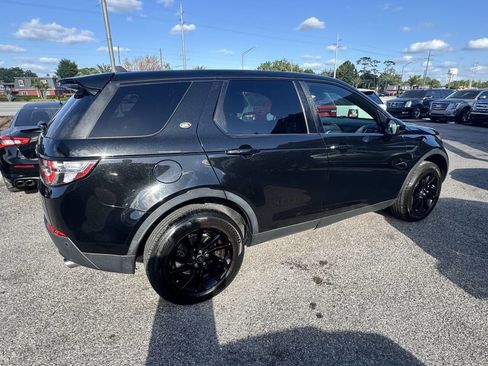 Used 2016 Land Rover Discovery Sport SE image 5