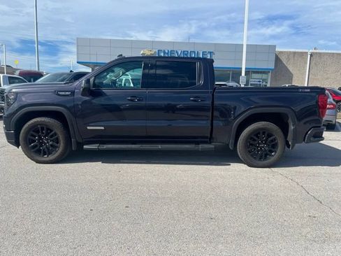 Used 2023 GMC Sierra 1500 Elevation w/ Elevation Premium Package AWD/4WD image 7
