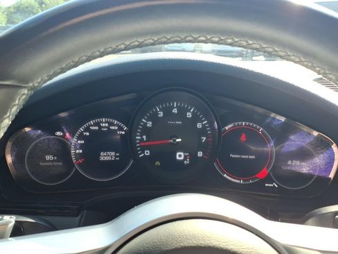 Used 2021 Porsche Cayenne w/ Premium Package Plus AWD/4WD image 26