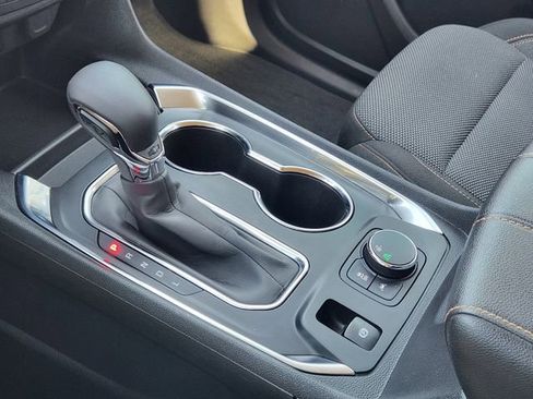 Used 2021 Chevrolet Traverse LT image 21