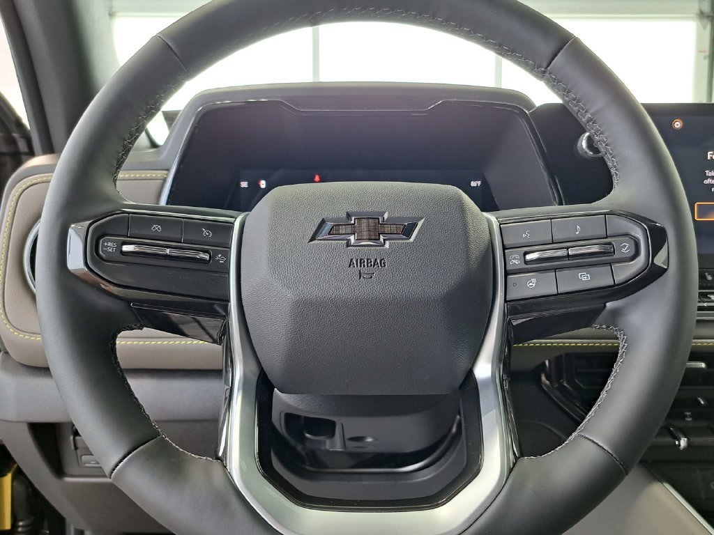 New 2026 Chevrolet Colorado ZR2 w/ Technology Package AWD/4WD image 9