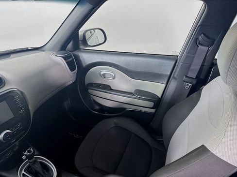 Used 2018 Kia Soul w/ Convenience Package FWD image 21