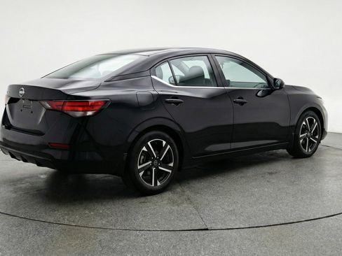 Used 2025 Nissan Sentra SV image 9