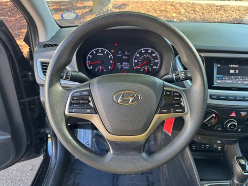 Used 2020 Hyundai Accent SE image 27