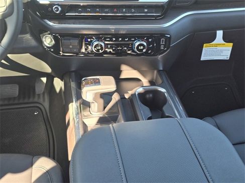 New 2026 GMC Sierra 1500 SLT image 15