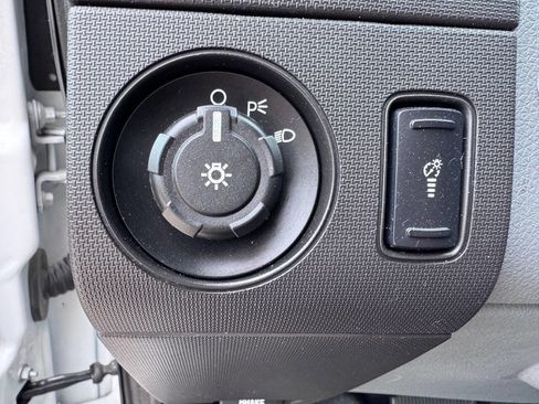 Used 2015 Ford F550 4x4 Regular Cab Super Duty image 14