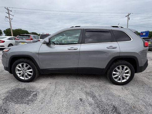 Used 2015 Jeep Cherokee Limited AWD/4WD image 18