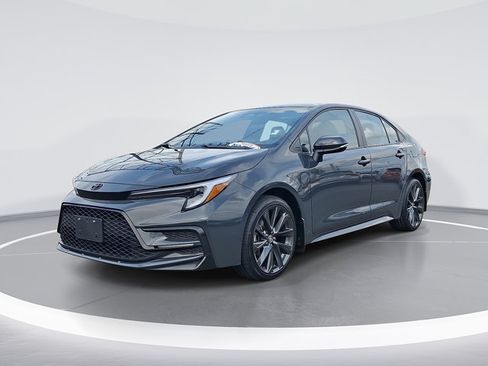 Certified 2025 Toyota Corolla SE FWD image 1